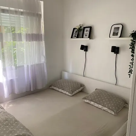 Urban Oasis Lägenhet Sajmiste